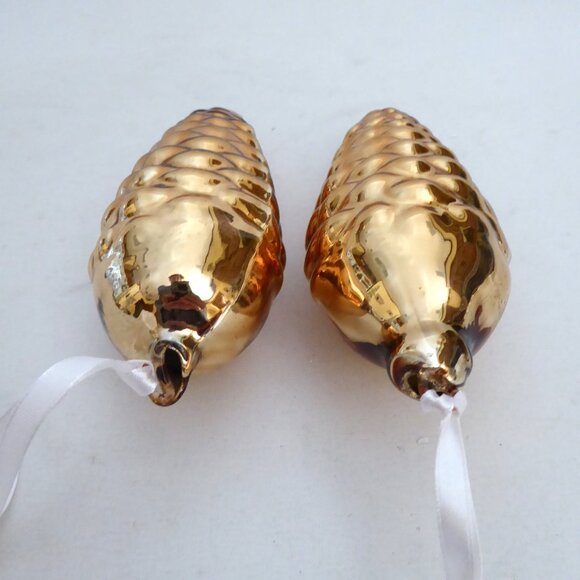 NEW 6.75” CHRISTMAS HAND BLOWN MERCURY GLASS GOLD PINECONE ORNAMENT SET - Picture 9 of 10